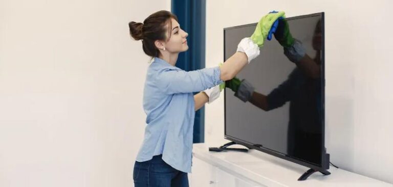 Skuteczne sposoby na to, jak wyczyścić telewizor LCD bez ryzyka uszkodzenia