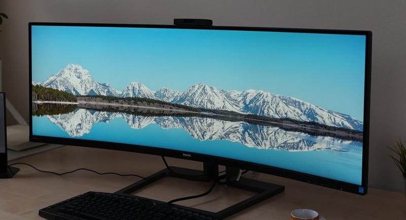 Zalety i wady zakrzywionych ekranów