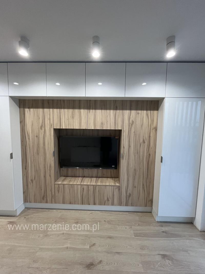 Ustawienie telewizora w salonie