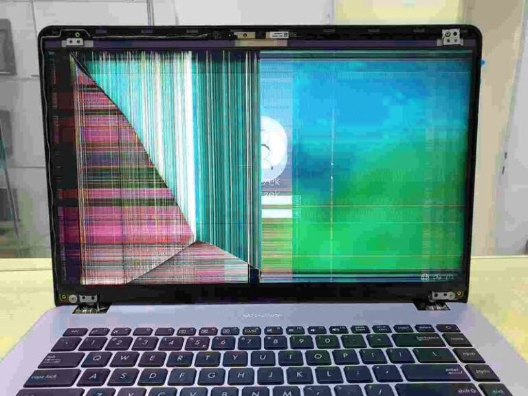 Ile naprawdę kosztuje ekran do laptopa? Sprawdź, na co zwrócić uwagę!